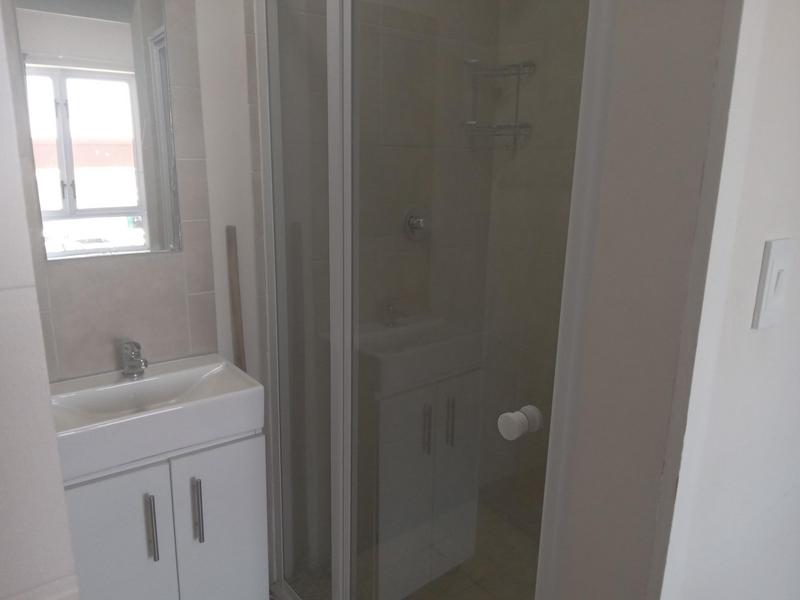 To Let 4 Bedroom Property for Rent in Stellendale Western Cape